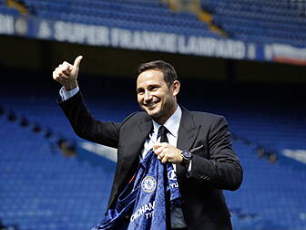 Cesar Azpilicueta and Pedro am...
